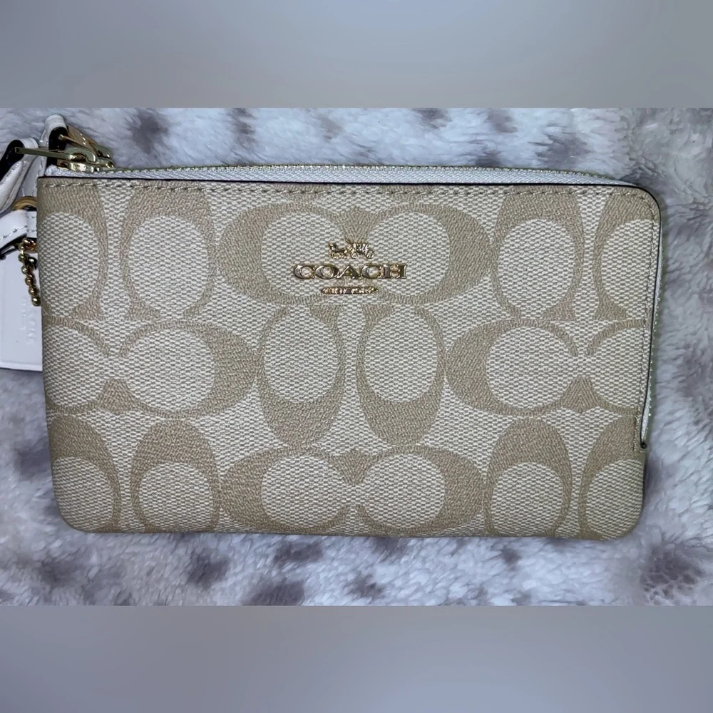 COACH SIGNATURE PRINT DOUBLE CORNER ZIP WRISTLET